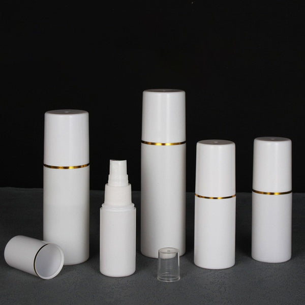 ขวดสเปรย์ พลาสติก PET สีขาว ขอบฝาสีทอง ฝาปิด 2 ชั้น ขนาด 30-120 ml.